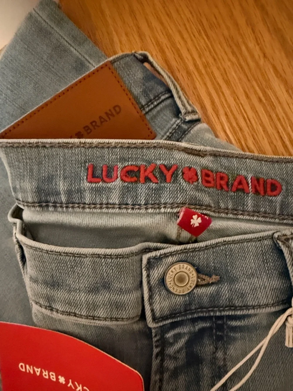 Lucky Brand Light Blue Skinny Jeans with Red Tag - Picture 5 of 7